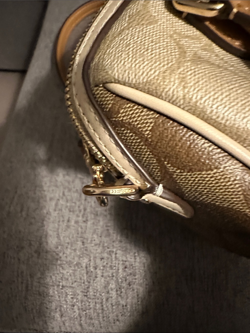 Coach Mini Please read comments - Picture 5 of 12